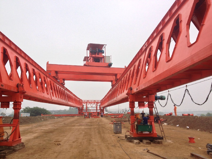 安裝架橋機(jī)安全監(jiān)控管理系統(tǒng)現(xiàn)場(chǎng)一